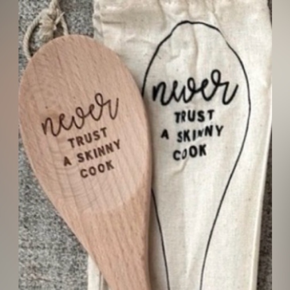 🐭 SALE Wooden Spoon with engraved “Never trust a skinny cook” housewarming gift